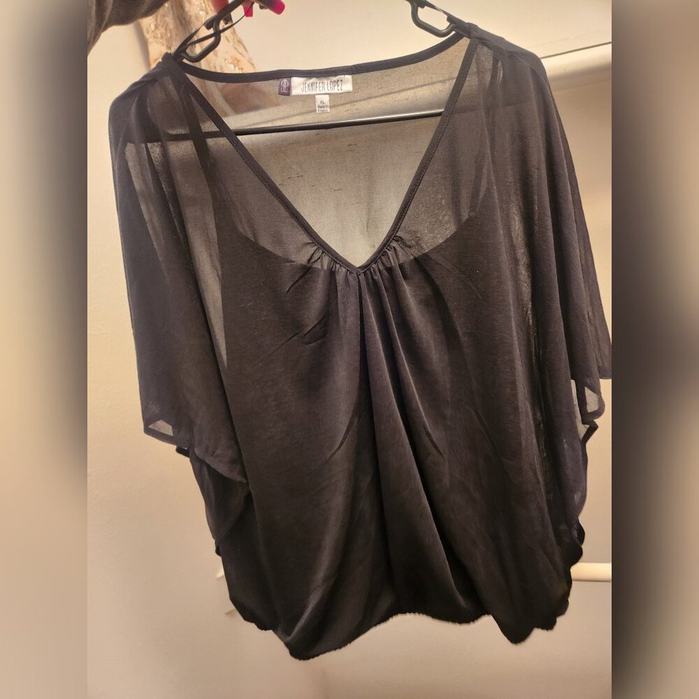 Jennifer Looez top